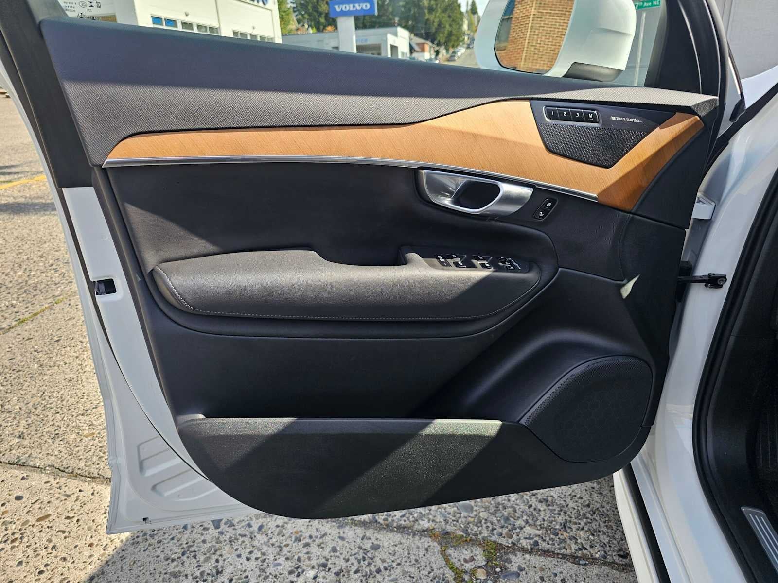 2023 Volvo XC90 Plus