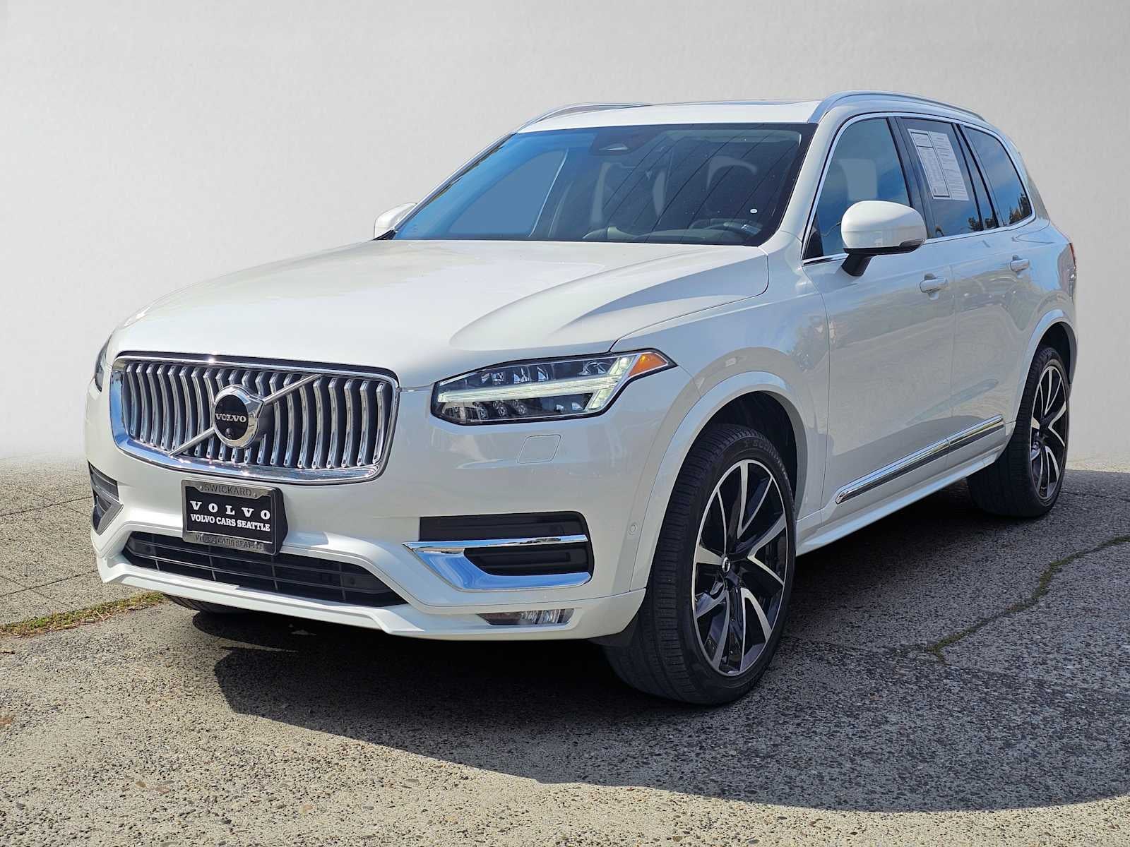 2023 Volvo XC90 Plus