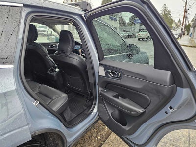 2023 Volvo XC60 Ultimate Bright Theme