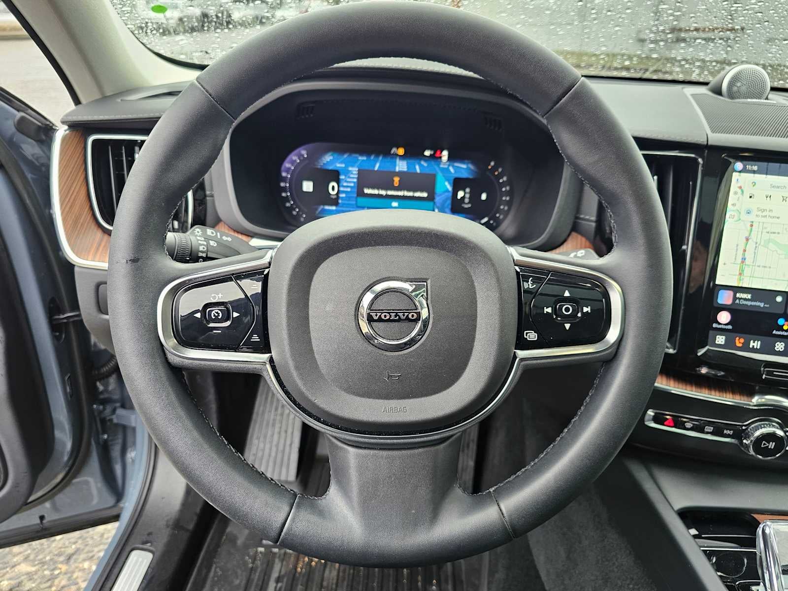2023 Volvo XC60 Ultimate Bright Theme