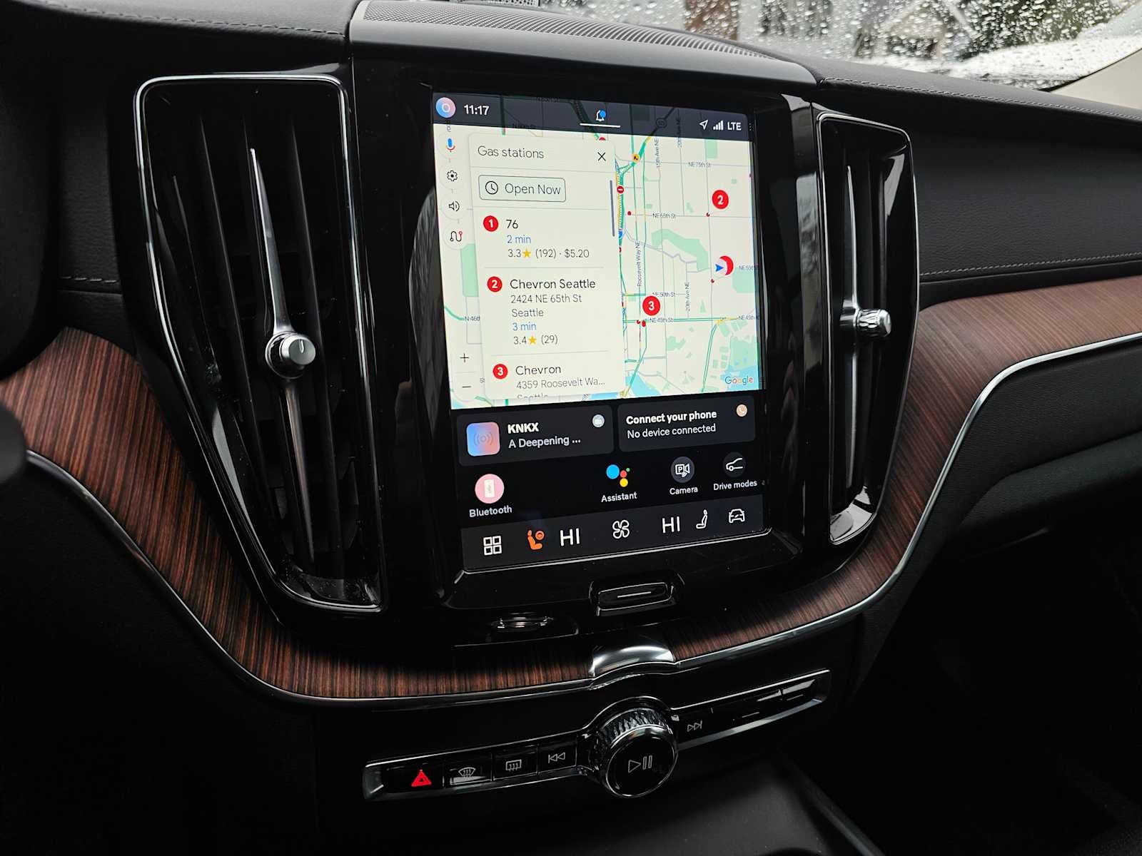 2023 Volvo XC60 Ultimate Bright Theme