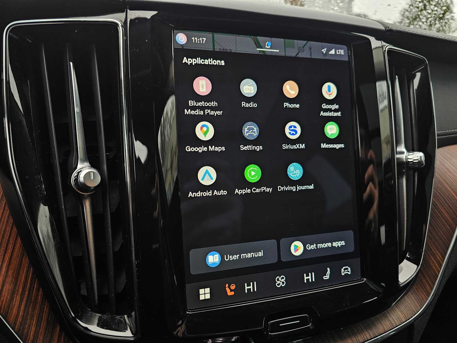 2023 Volvo XC60 Ultimate Bright Theme