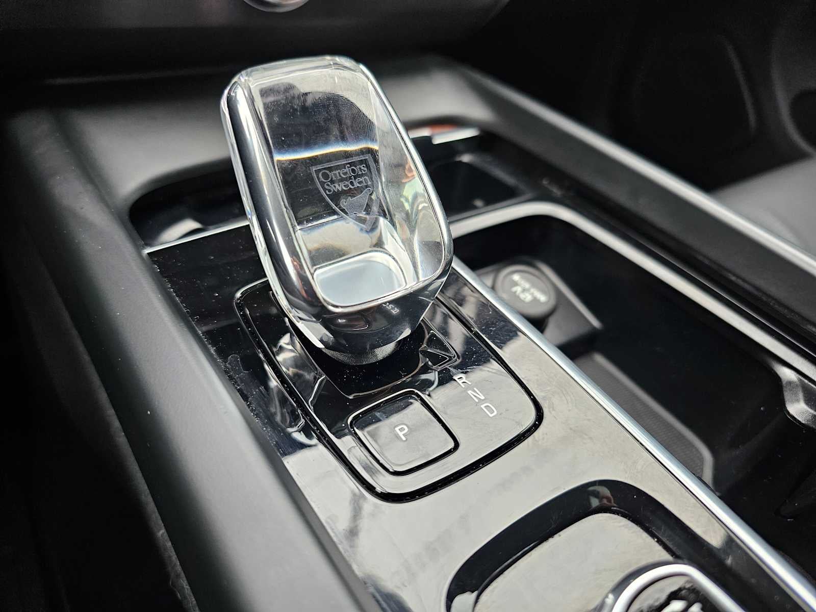 2023 Volvo XC60 Ultimate Bright Theme