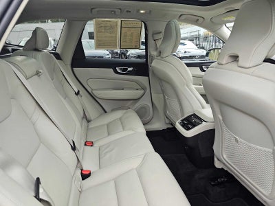 2023 Volvo XC60 Ultimate Dark Theme