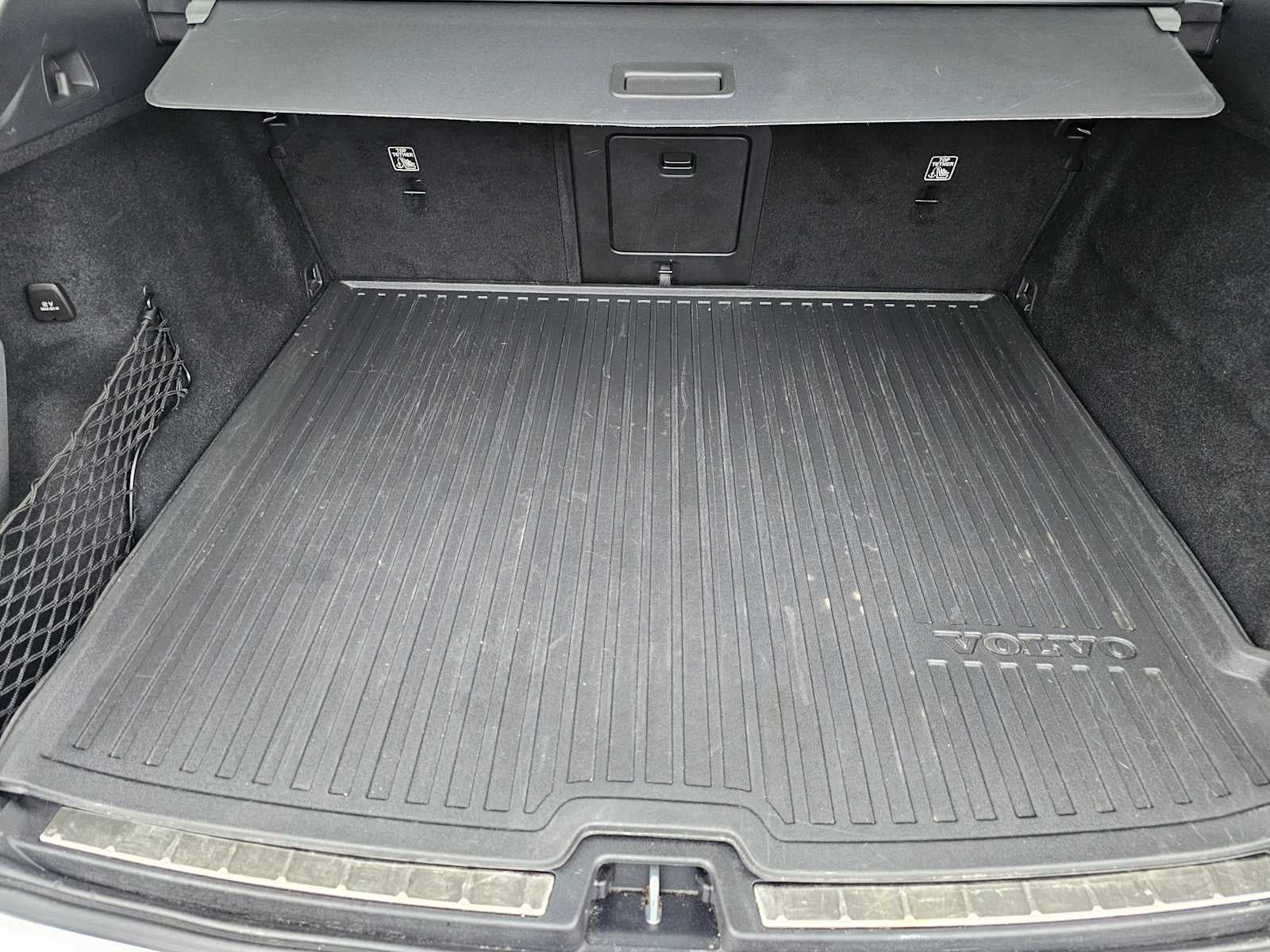 2023 Volvo XC60 Ultimate Dark Theme