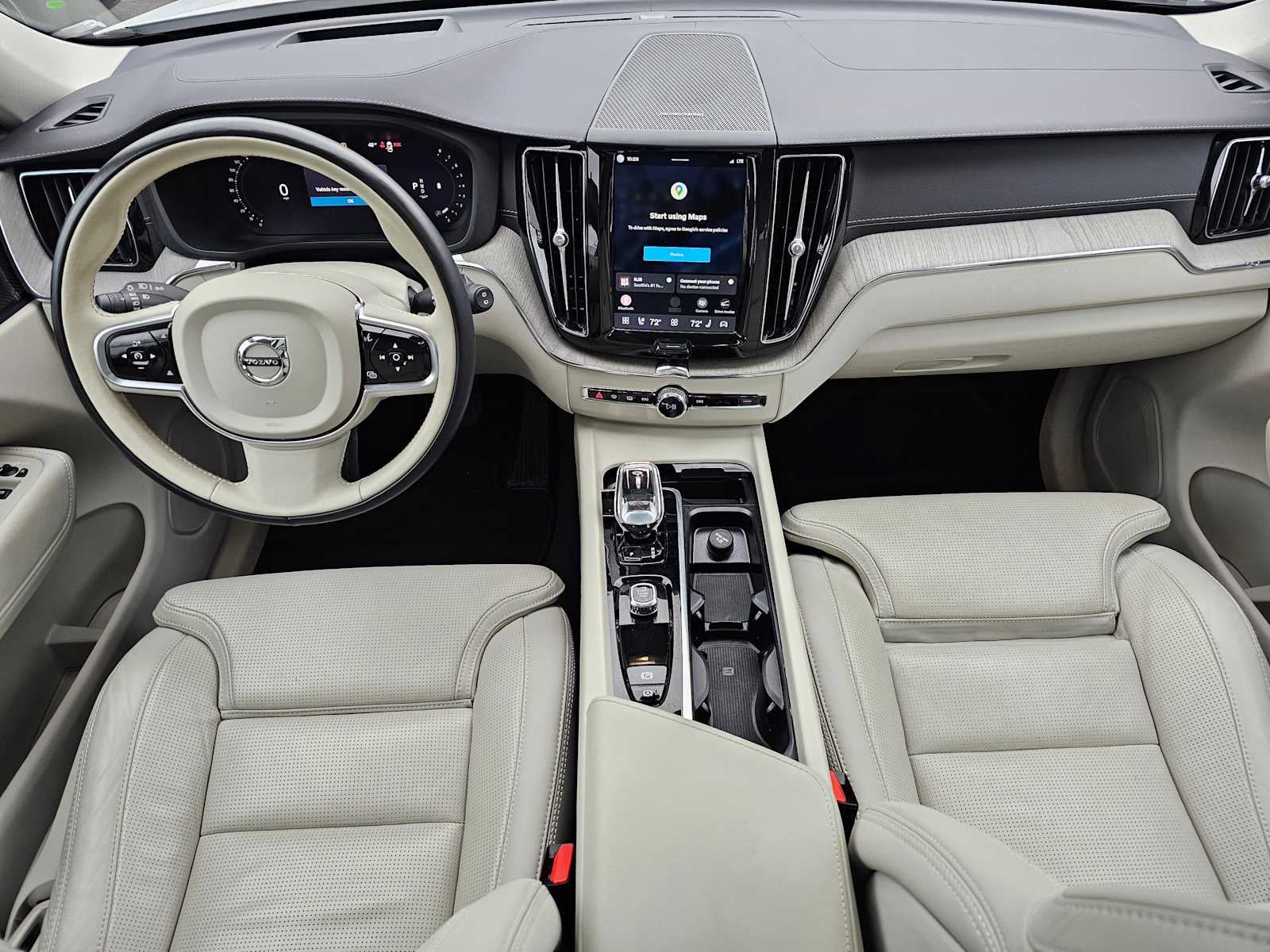 2023 Volvo XC60 Ultimate Dark Theme