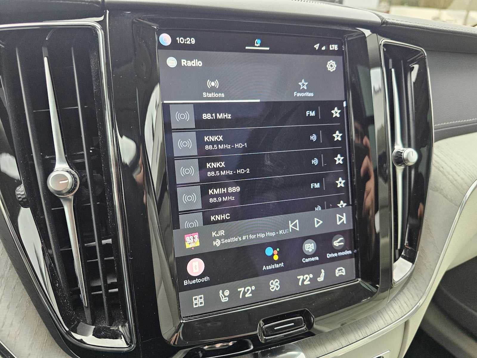 2023 Volvo XC60 Ultimate Dark Theme