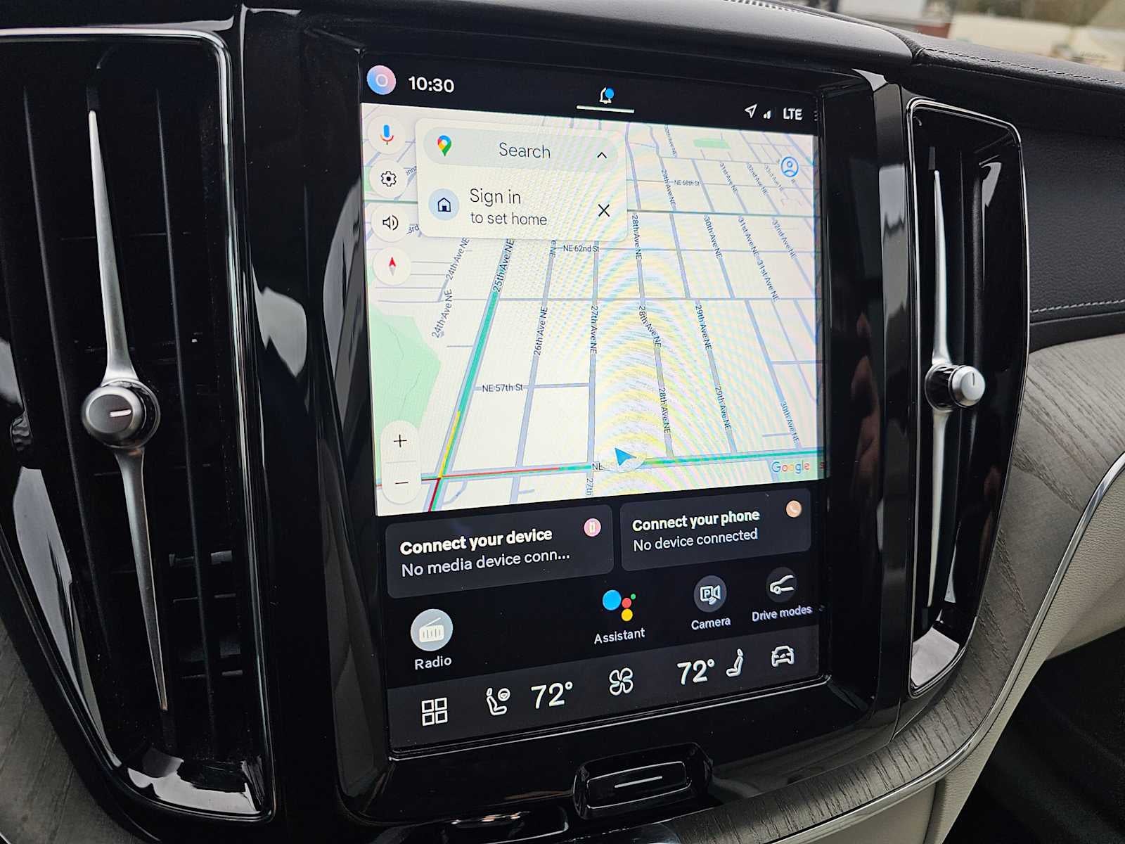 2023 Volvo XC60 Ultimate Dark Theme