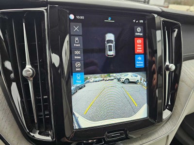 2023 Volvo XC60 Ultimate Dark Theme