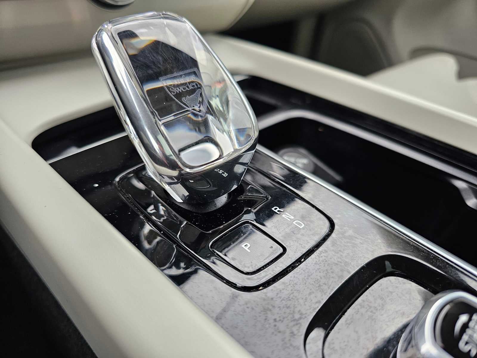 2023 Volvo XC60 Ultimate Dark Theme