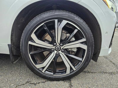 2023 Volvo XC60 Ultimate Dark Theme