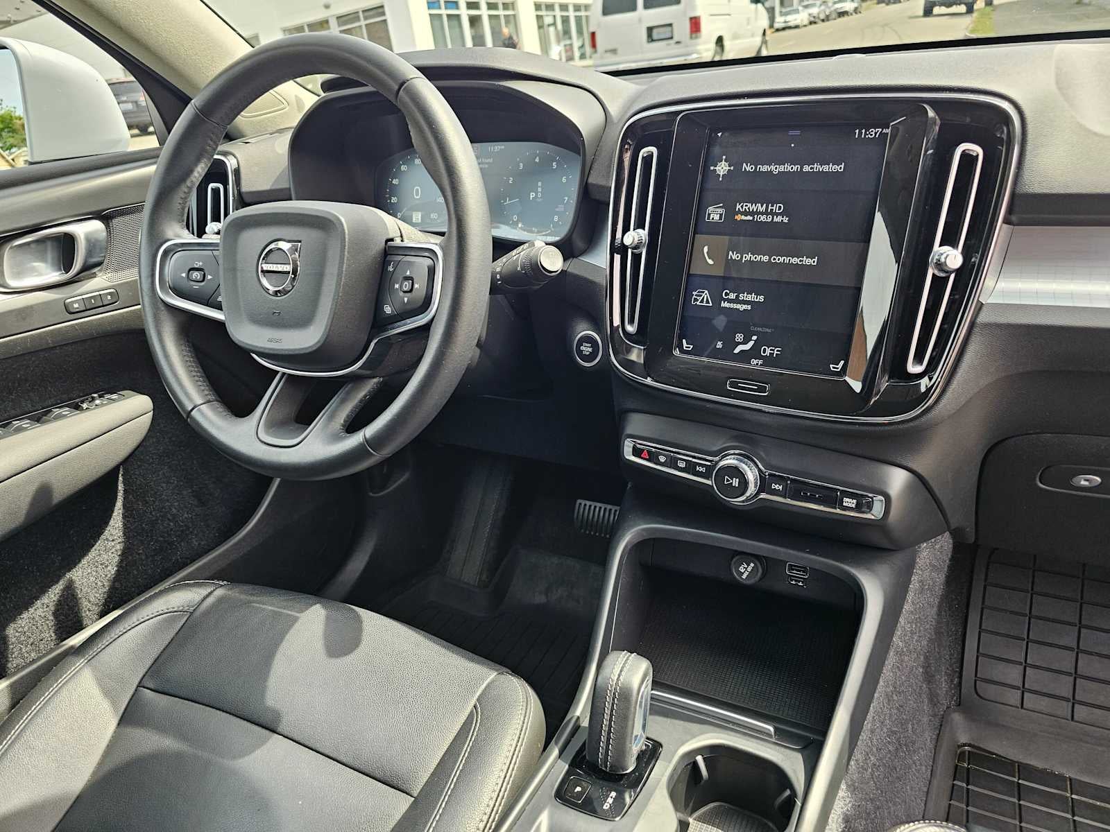 2021 Volvo XC40 Momentum