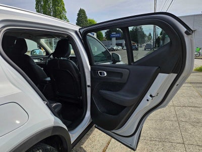 2021 Volvo XC40 Momentum