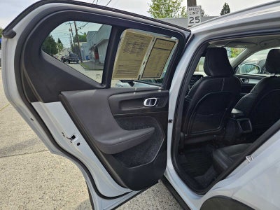 2021 Volvo XC40 Momentum
