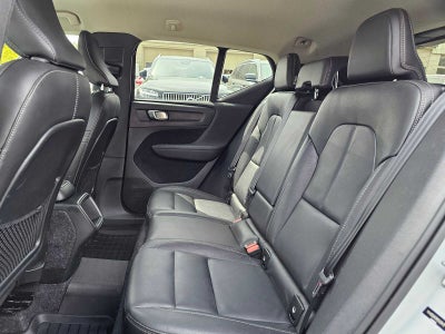 2021 Volvo XC40 Momentum