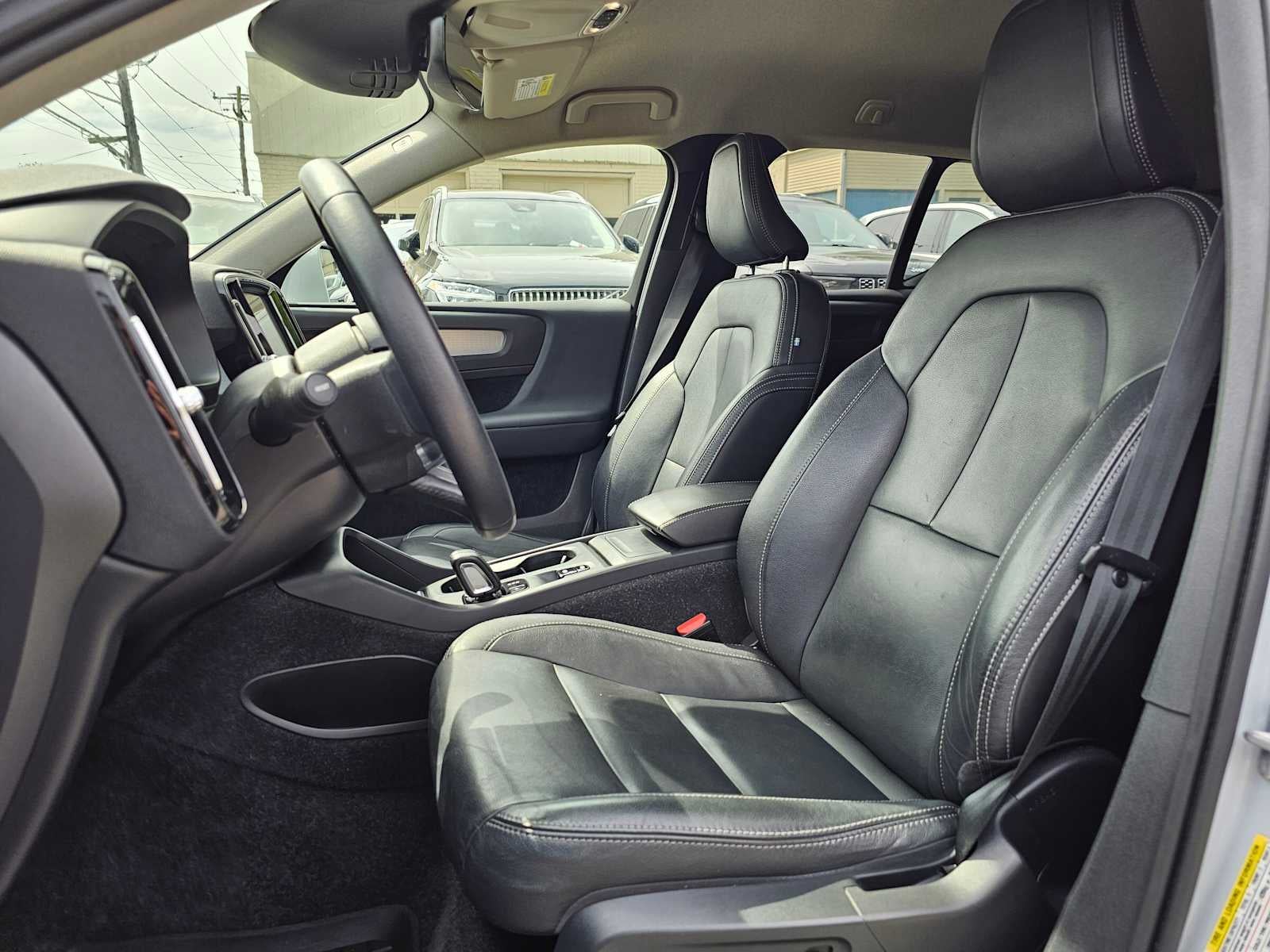 2021 Volvo XC40 Momentum