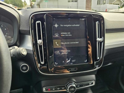2021 Volvo XC40 Momentum