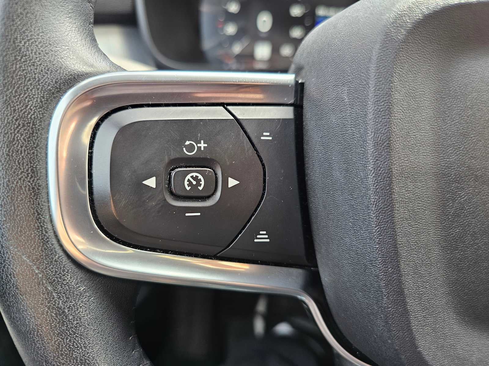 2021 Volvo XC40 Momentum