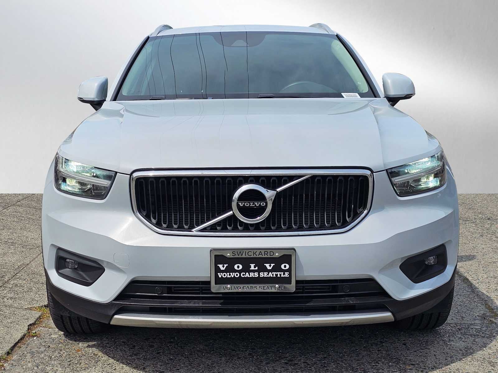 2021 Volvo XC40 Momentum