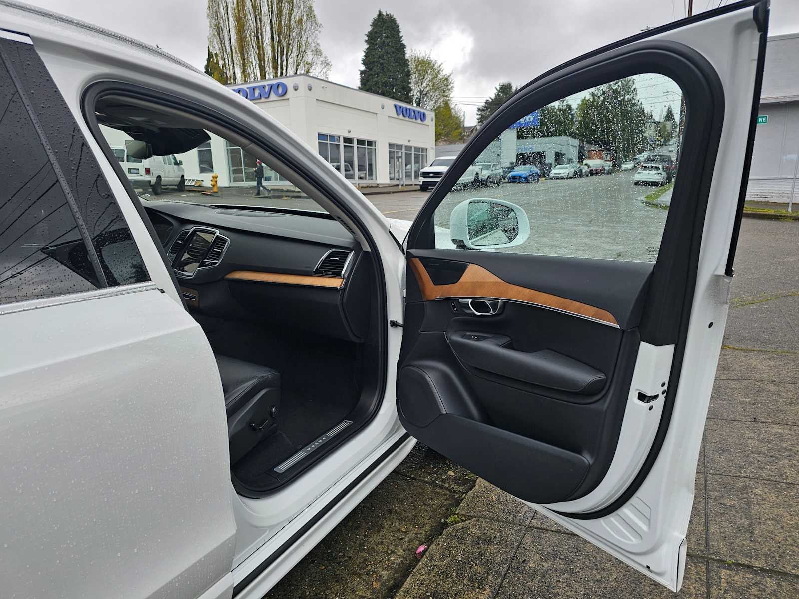 2022 Volvo XC90 Momentum