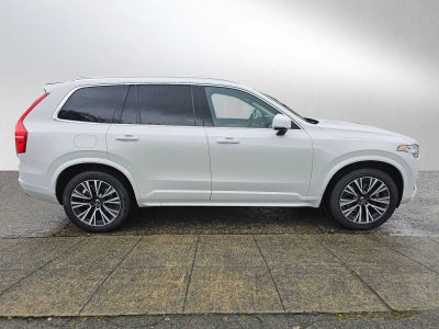2022 Volvo XC90 Momentum