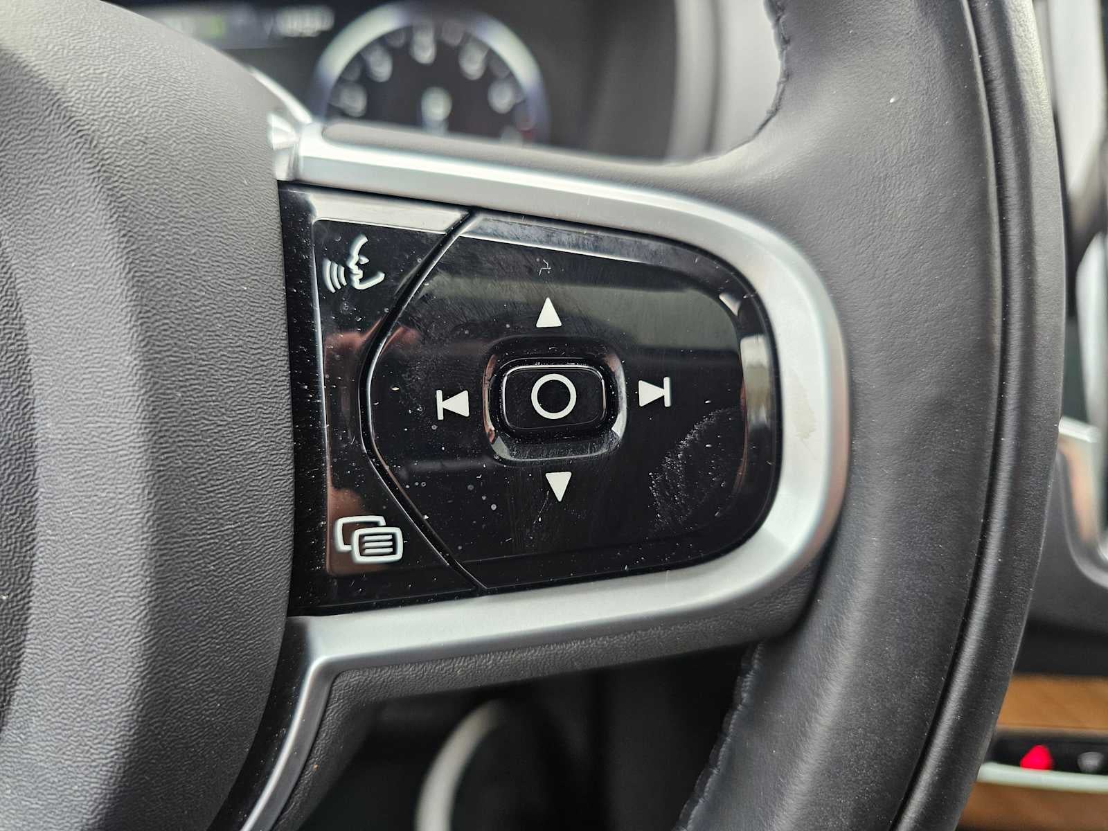2022 Volvo XC90 Momentum