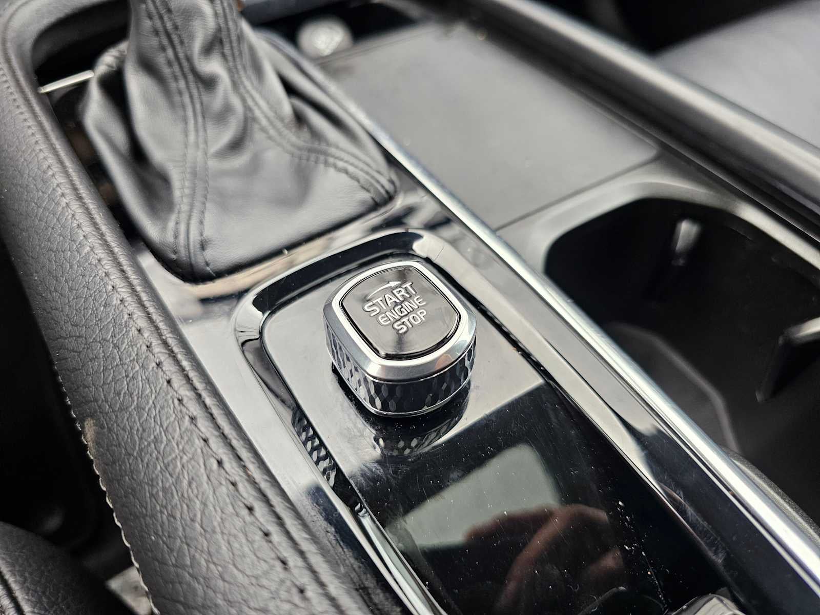 2022 Volvo XC90 Momentum