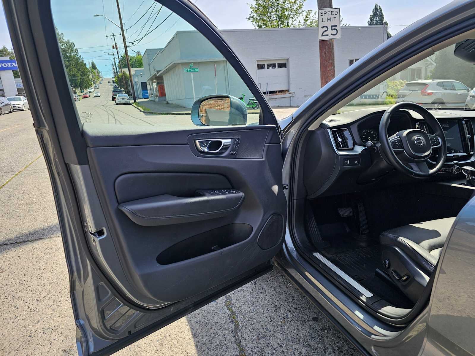 2019 Volvo XC60 Momentum
