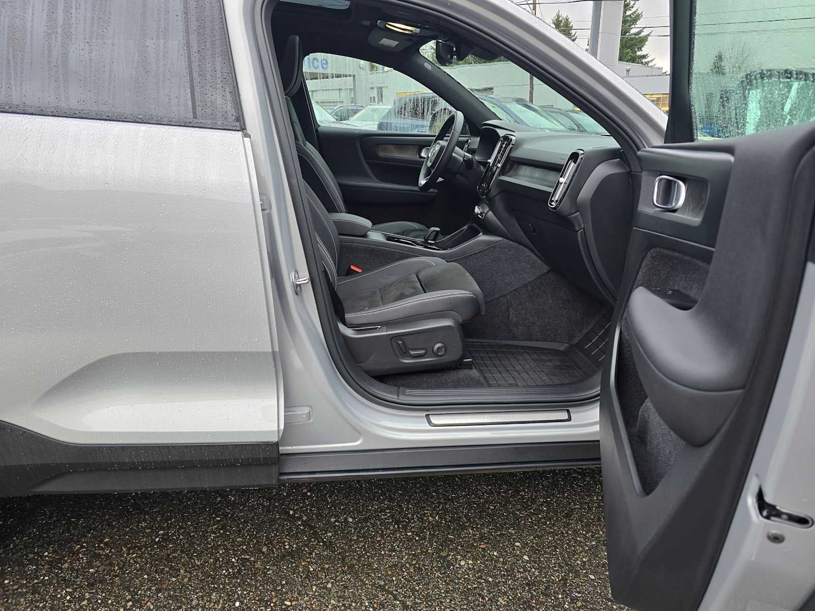 2023 Volvo XC40 Recharge Pure Electric Plus