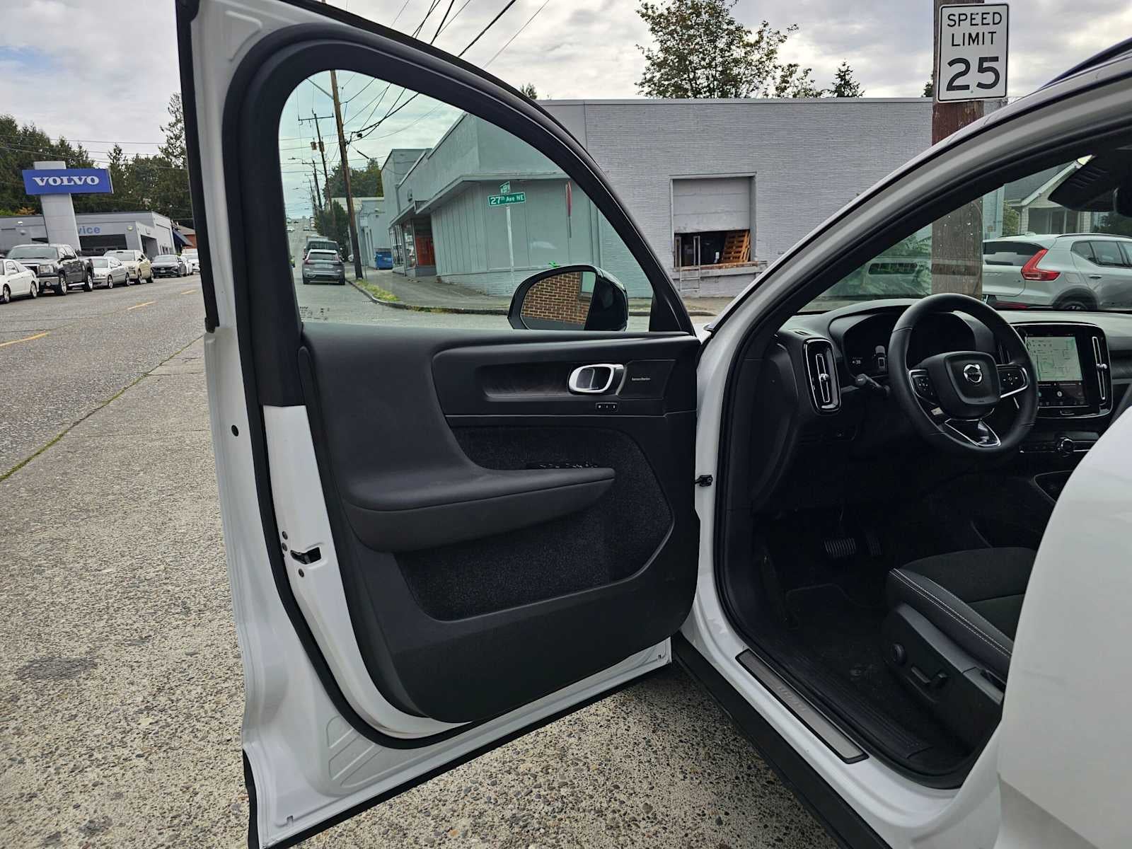 2023 Volvo XC40 Recharge Pure Electric Ultimate
