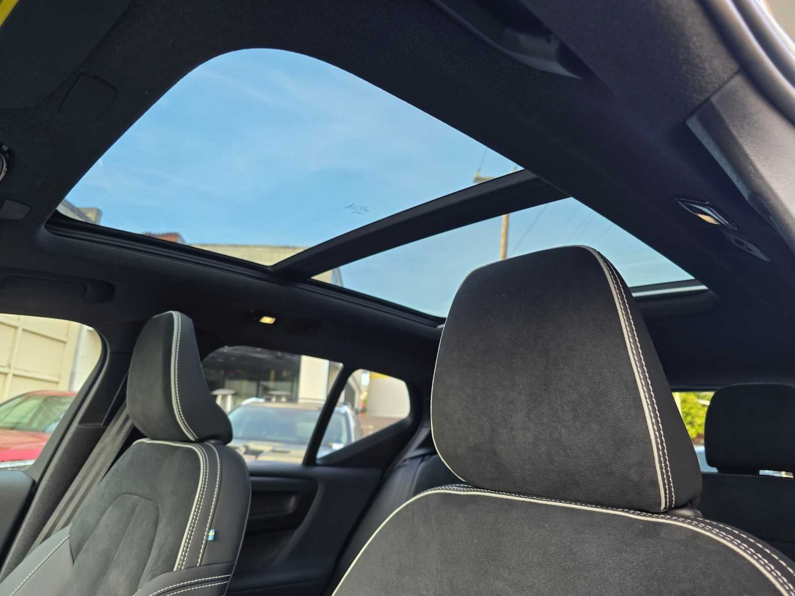 2024 Volvo XC40 Recharge Pure Electric Plus