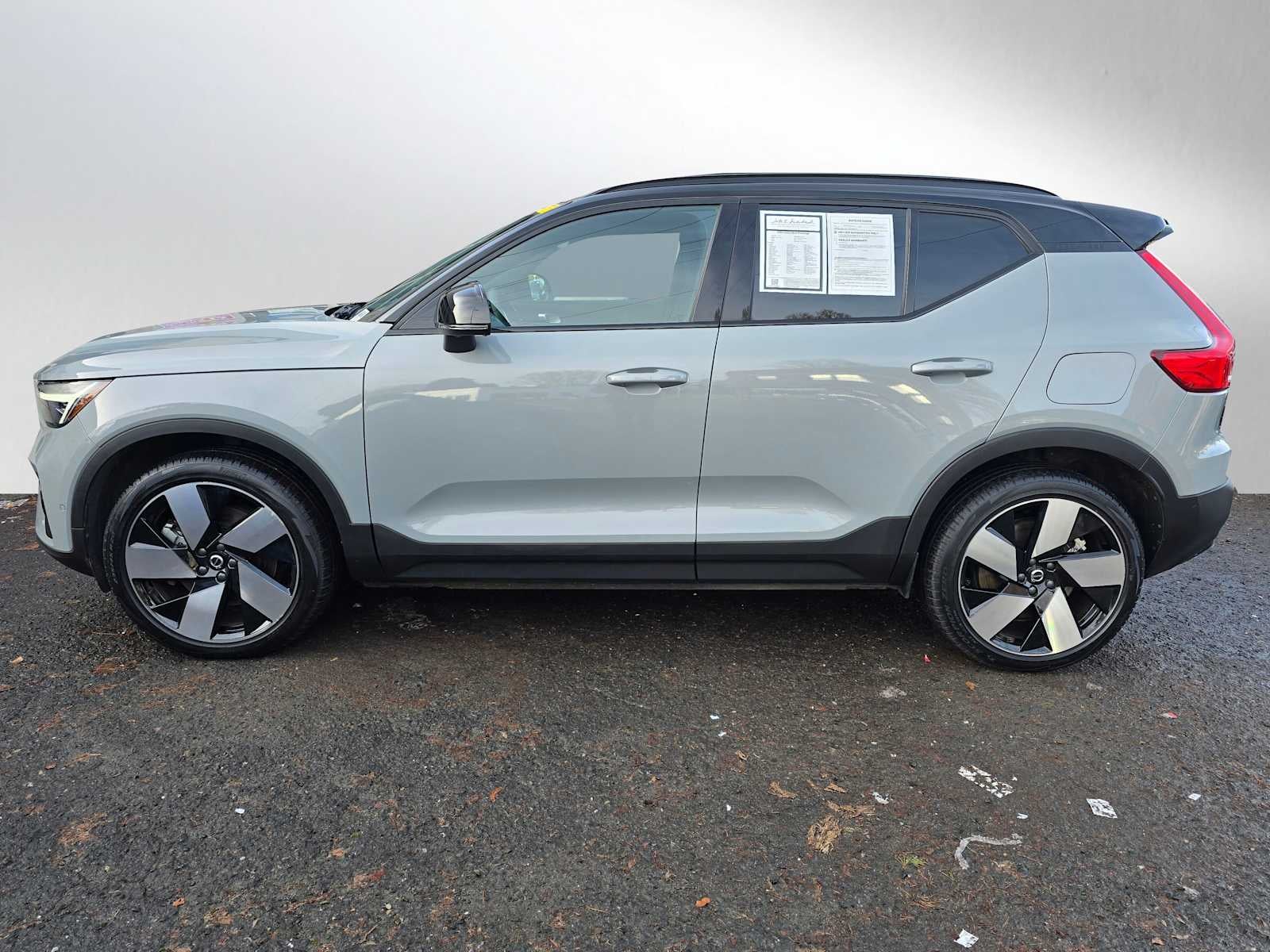 2024 Volvo XC40 Recharge Pure Electric Plus
