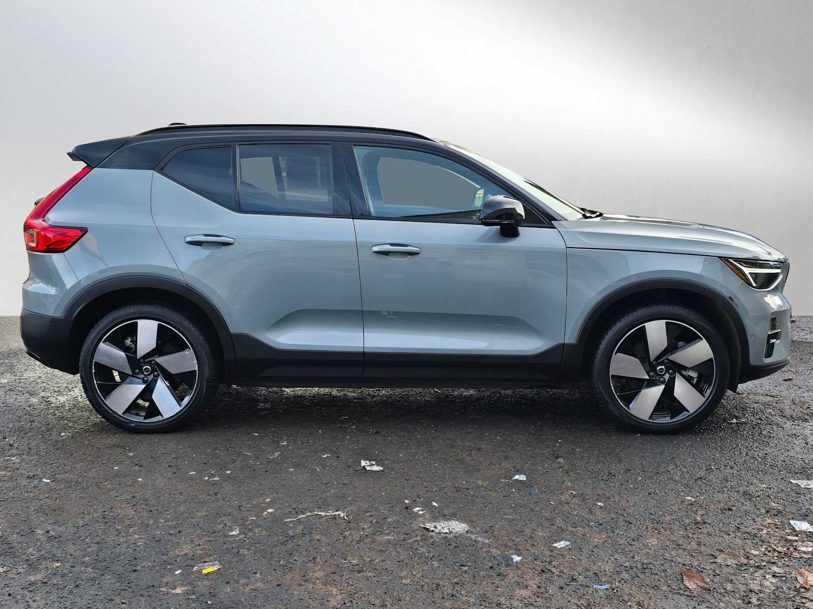 2024 Volvo XC40 Recharge Pure Electric Plus