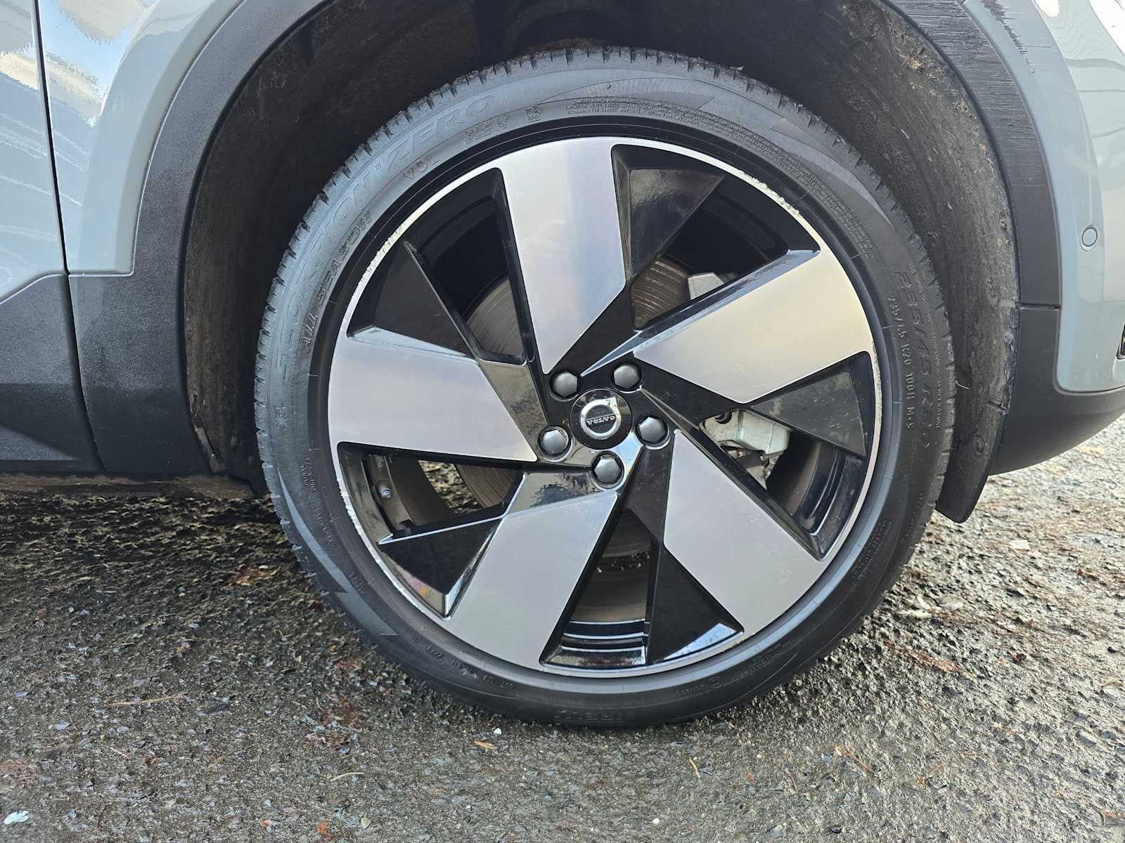 2024 Volvo XC40 Recharge Pure Electric Plus