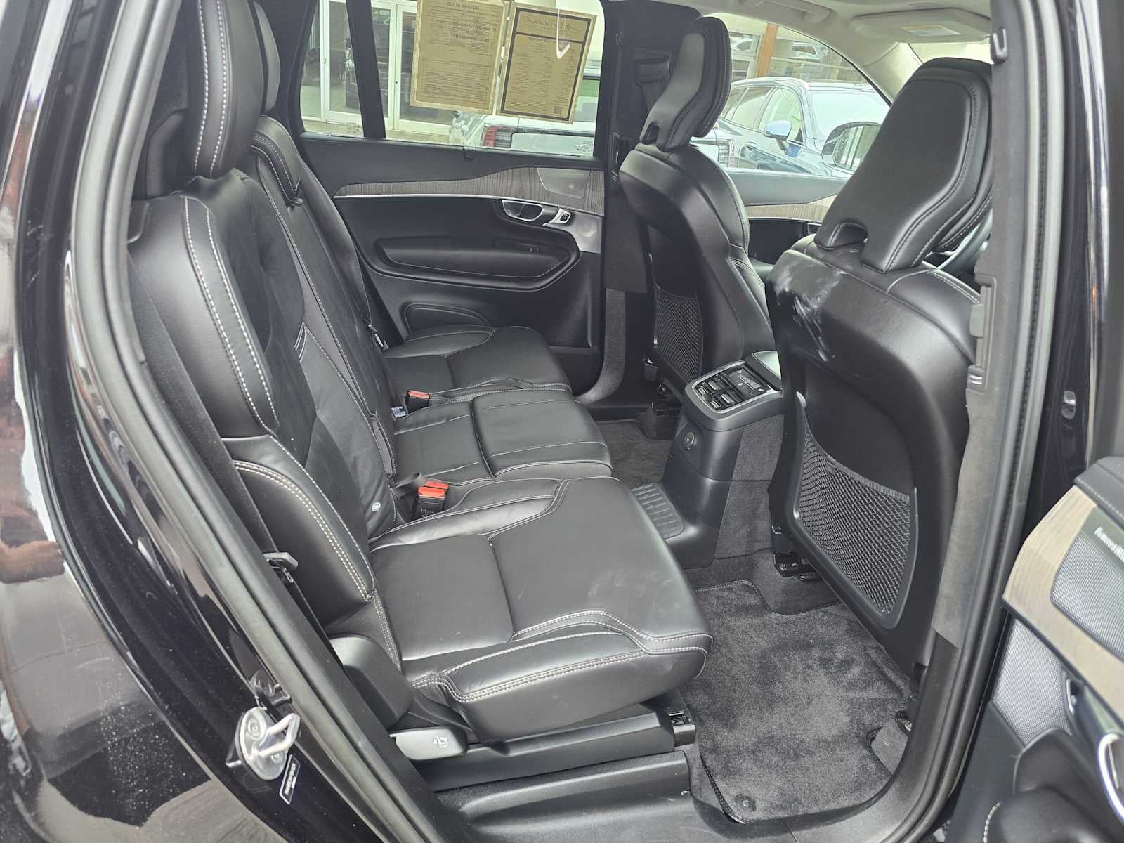2023 Volvo XC90 Recharge Plug-In Hybrid Ultimate Bright Theme