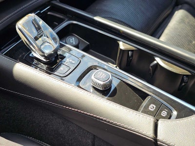 2023 Volvo XC90 Recharge Plug-In Hybrid Ultimate Bright Theme