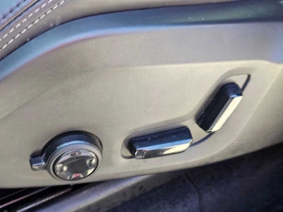 2023 Volvo XC90 Recharge Plug-In Hybrid Ultimate Bright Theme