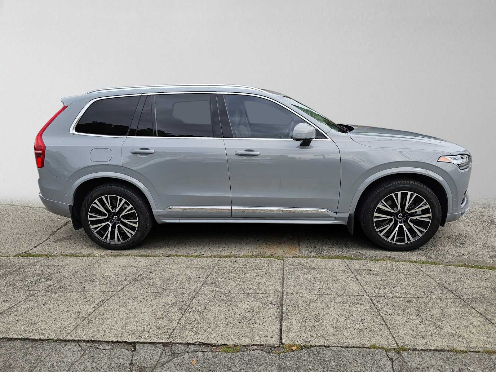 2024 Volvo XC90 Recharge Plug-In Hybrid Plus Bright Theme