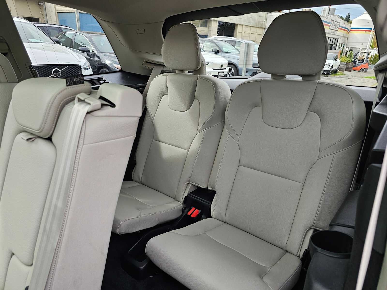 2024 Volvo XC90 Recharge Plug-In Hybrid Plus Bright Theme