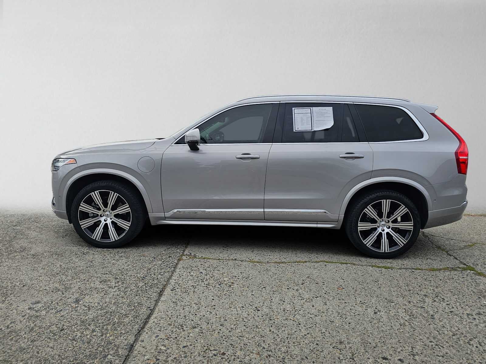 2024 Volvo XC90 Recharge Plug-In Hybrid Plus Bright Theme