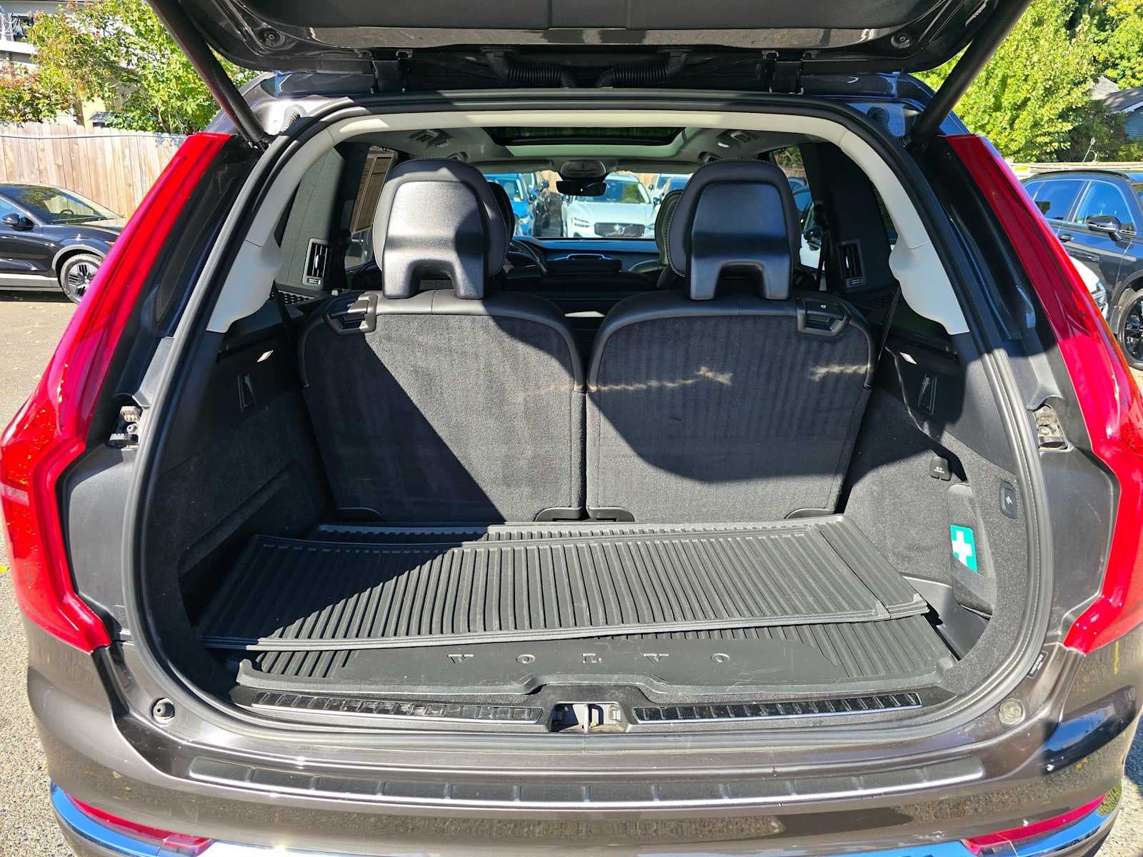 2024 Volvo XC90 Recharge Plug-In Hybrid Ultimate Bright Theme