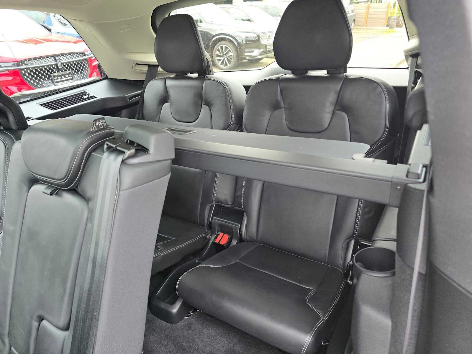 2024 Volvo XC90 Recharge Plug-In Hybrid Ultimate Bright Theme