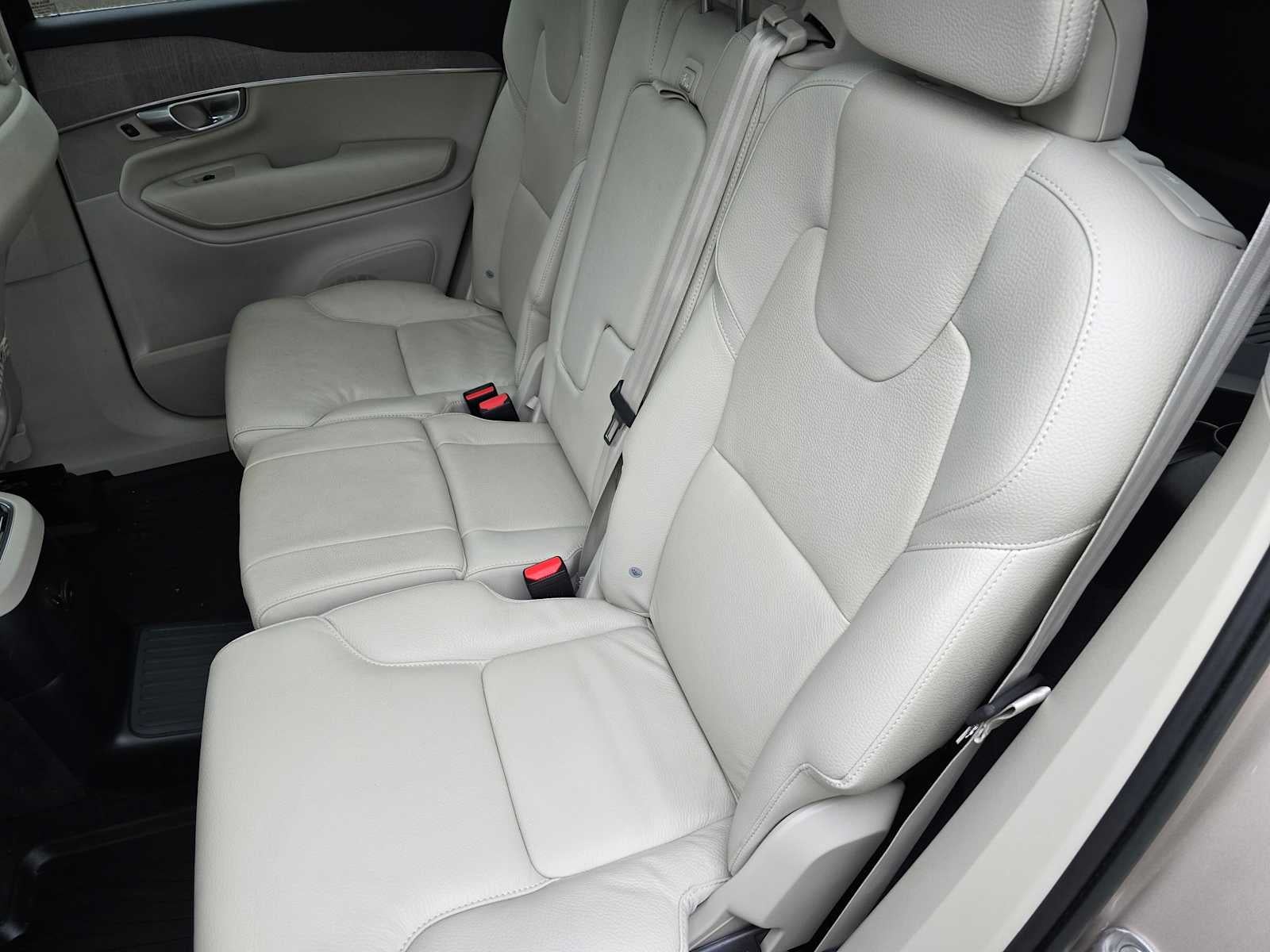 2023 Volvo XC90 Recharge Plug-In Hybrid Plus Bright Theme