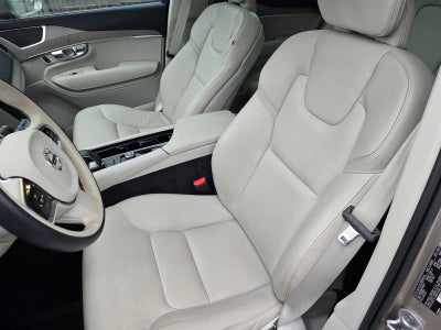 2023 Volvo XC90 Recharge Plug-In Hybrid Plus Bright Theme