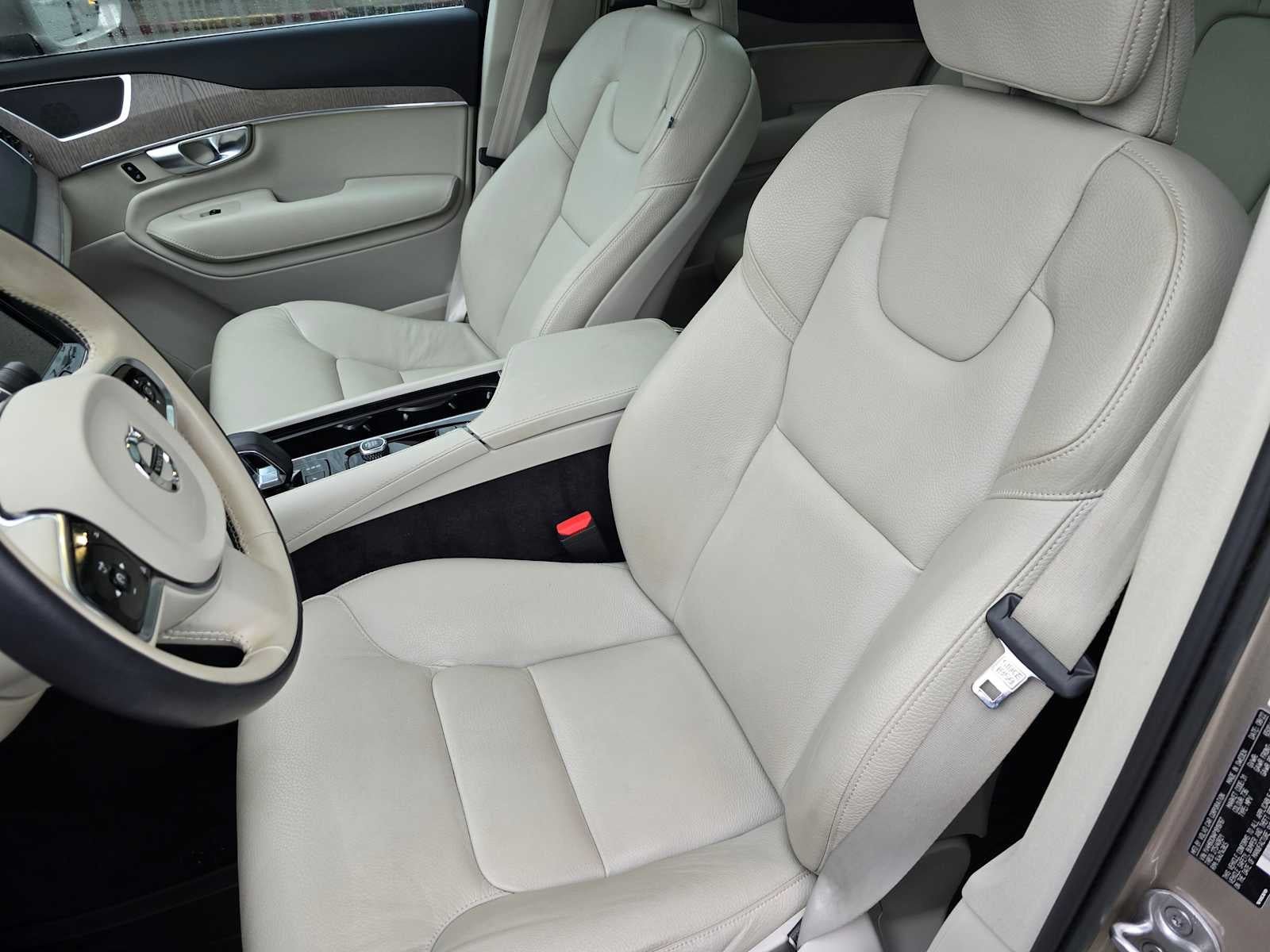 2023 Volvo XC90 Recharge Plug-In Hybrid Plus Bright Theme