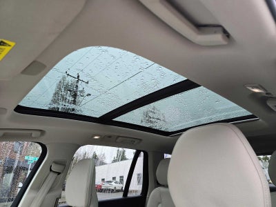 2023 Volvo XC90 Recharge Plug-In Hybrid Plus Bright Theme