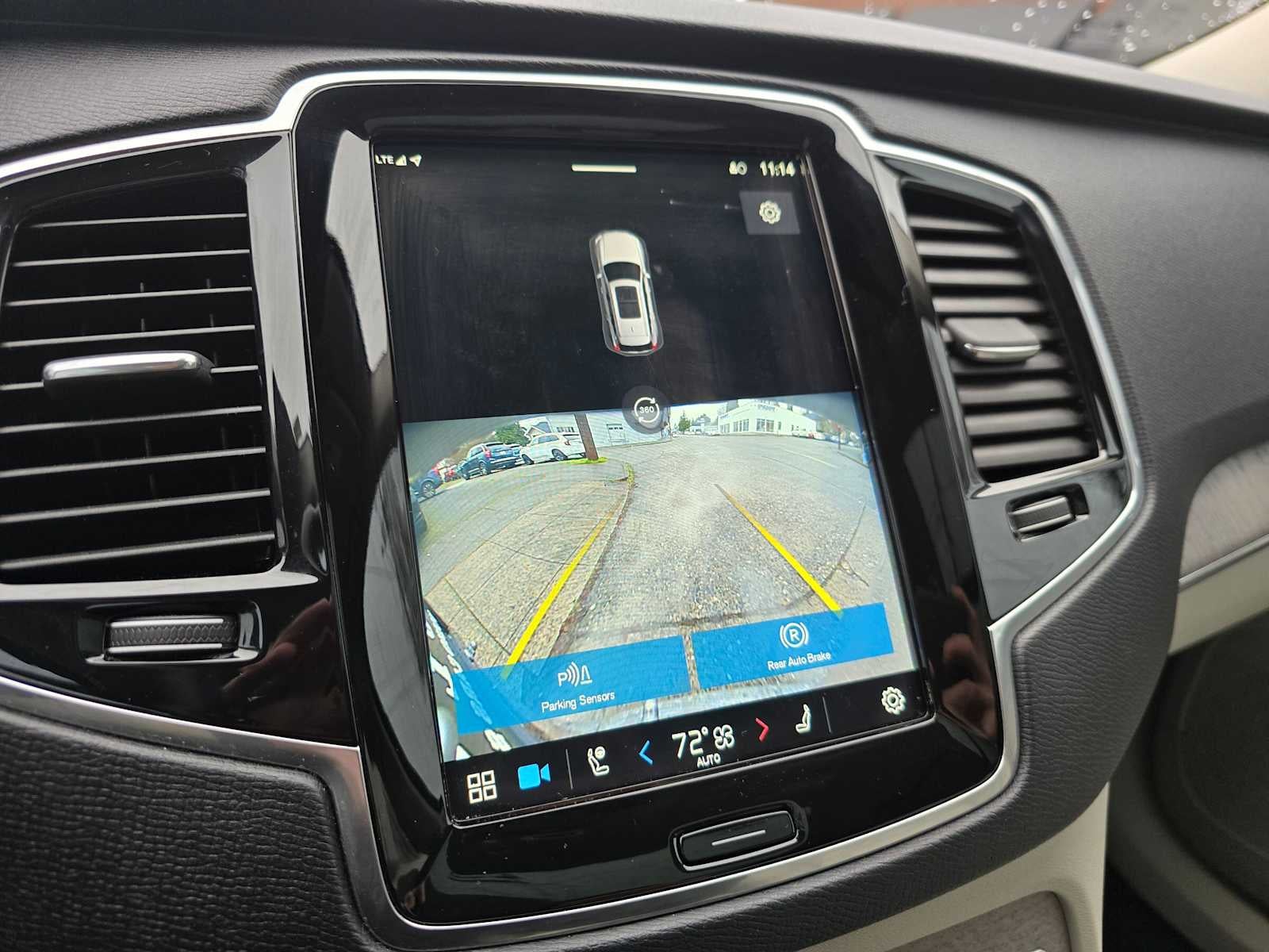 2023 Volvo XC90 Recharge Plug-In Hybrid Plus Bright Theme