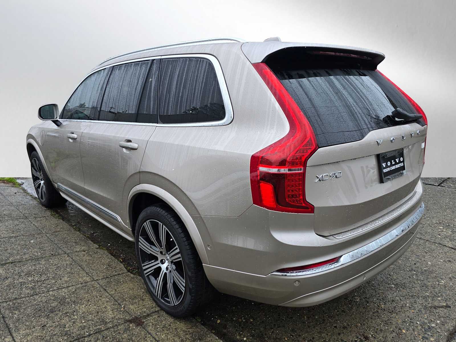 2023 Volvo XC90 Recharge Plug-In Hybrid Plus Bright Theme