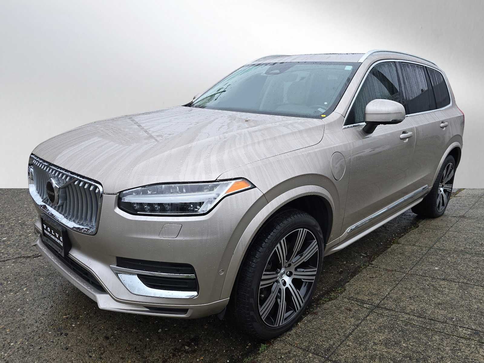 2023 Volvo XC90 Recharge Plug-In Hybrid Plus Bright Theme