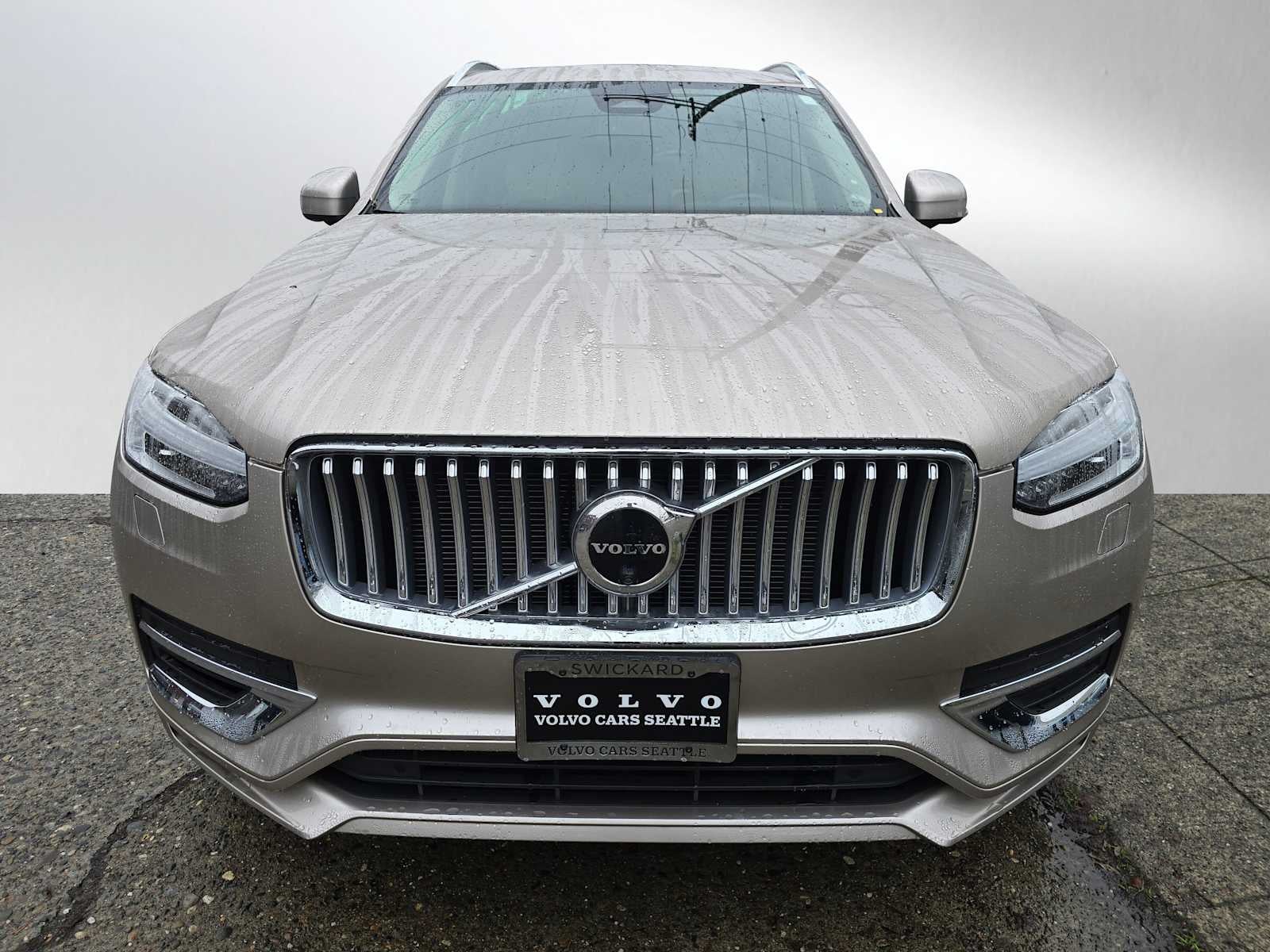 2023 Volvo XC90 Recharge Plug-In Hybrid Plus Bright Theme